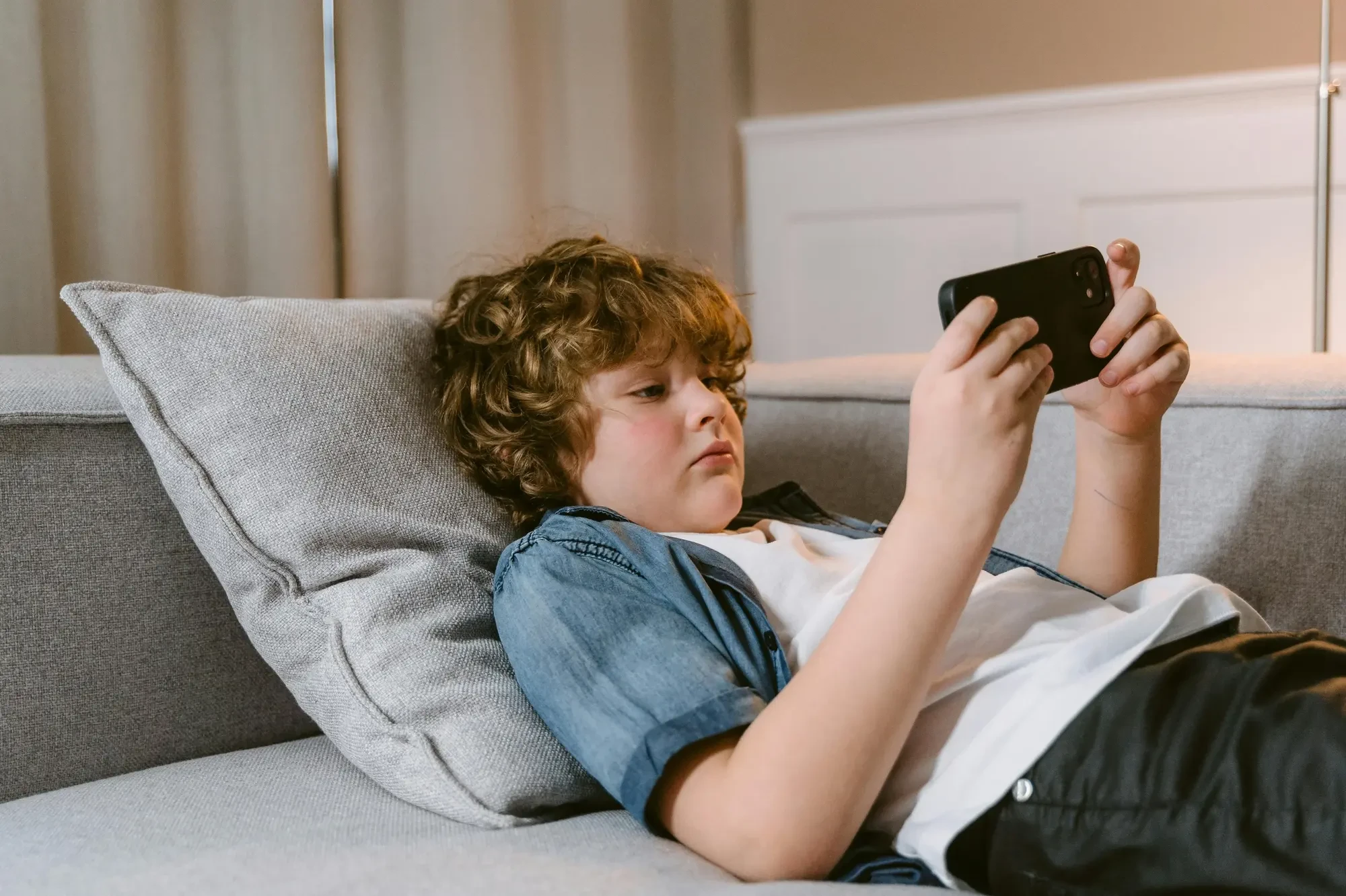 Adolescenții și fotografiile din mediul online